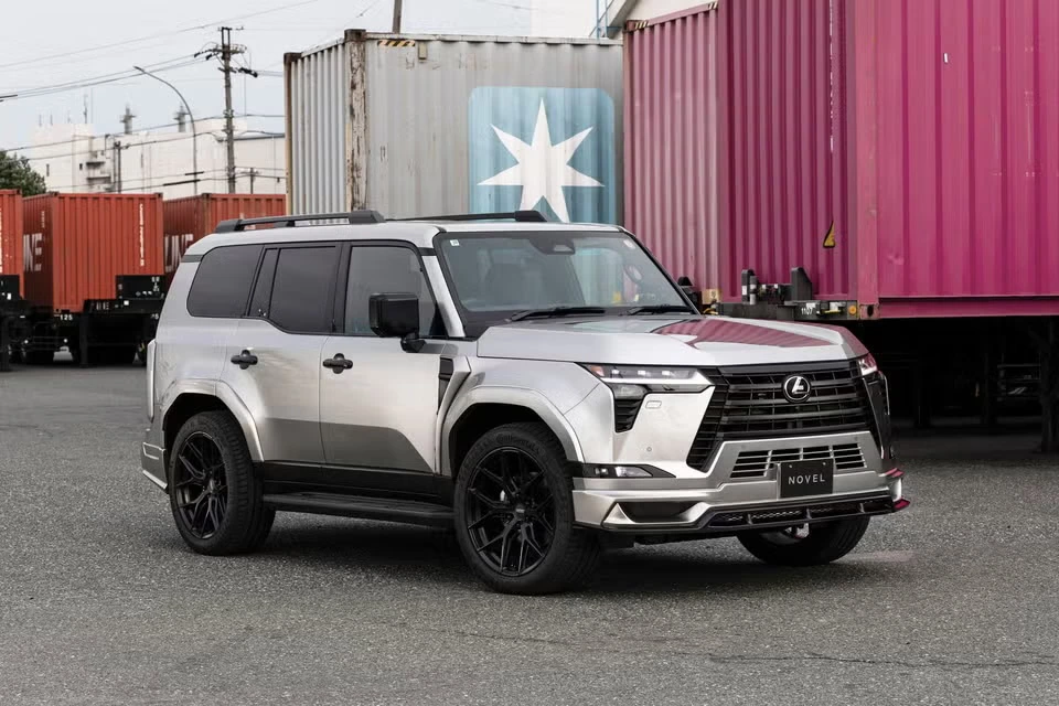 سيارة لكزس GX550 الجديدة
