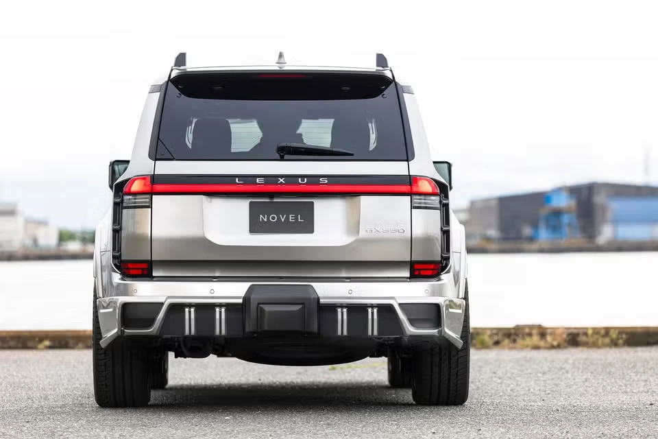 سيارة لكزس GX550 الجديدة