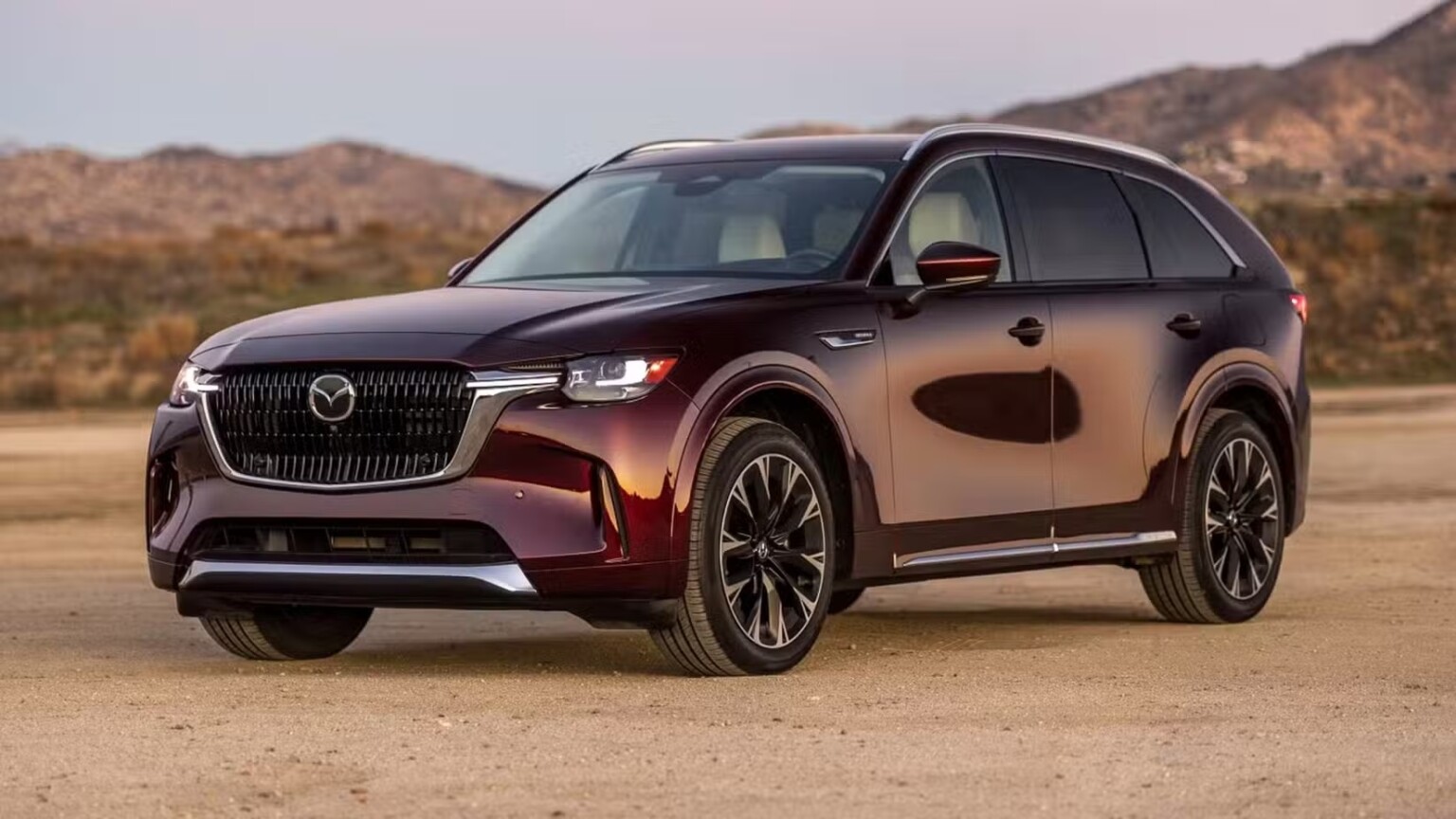 سيارة مازدا CX-90 الجديدة