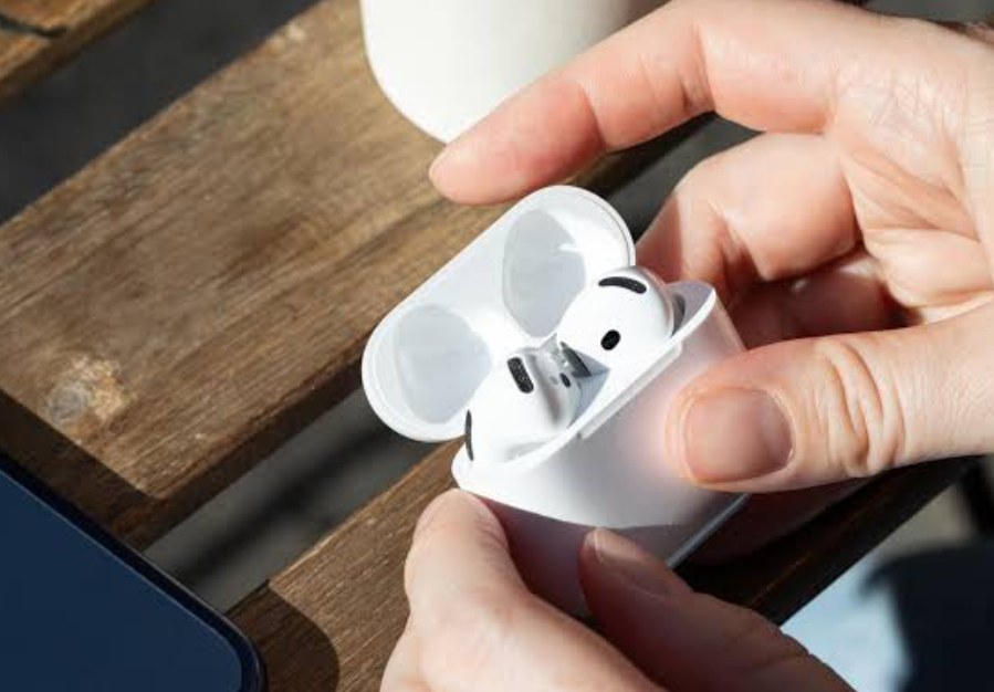 سماعات AirPods 5