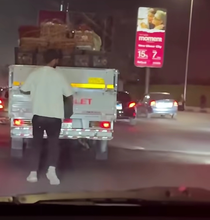 لص يحول مطب محور العبور إلى مسرح للسرقة