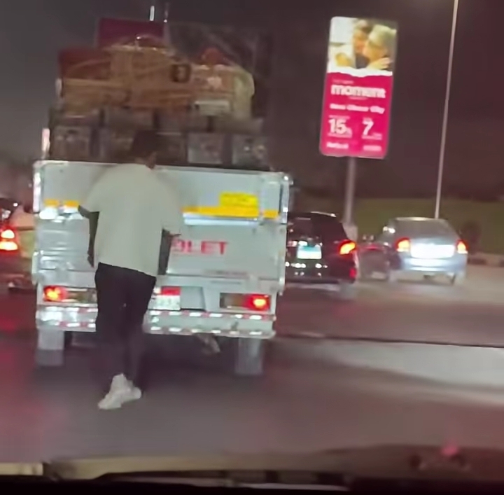 لص يحول مطب محور العبور إلى مسرح للسرقة