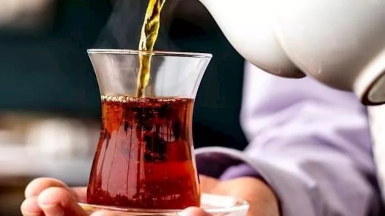 لماذا لا ينصح بشرب الشاي بعد الأكل مباشرة ؟