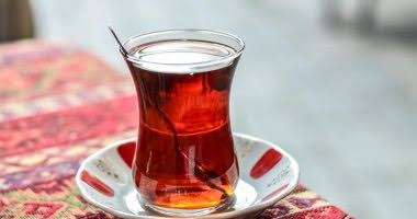 لماذا لا ينصح بشرب الشاي بعد الأكل مباشرة ؟
