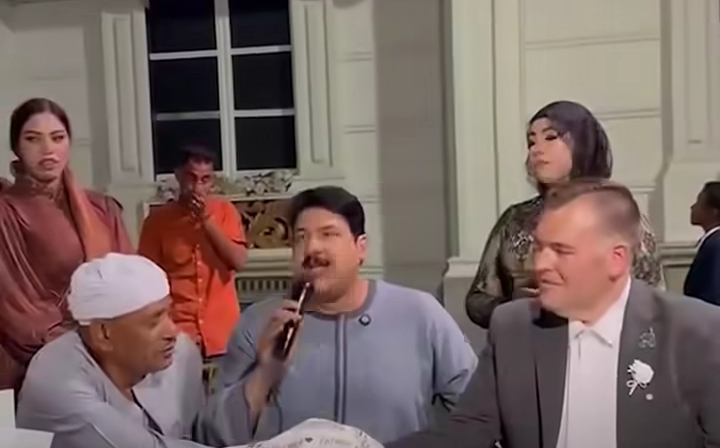 الشاب الألماني أثناء عقد القران