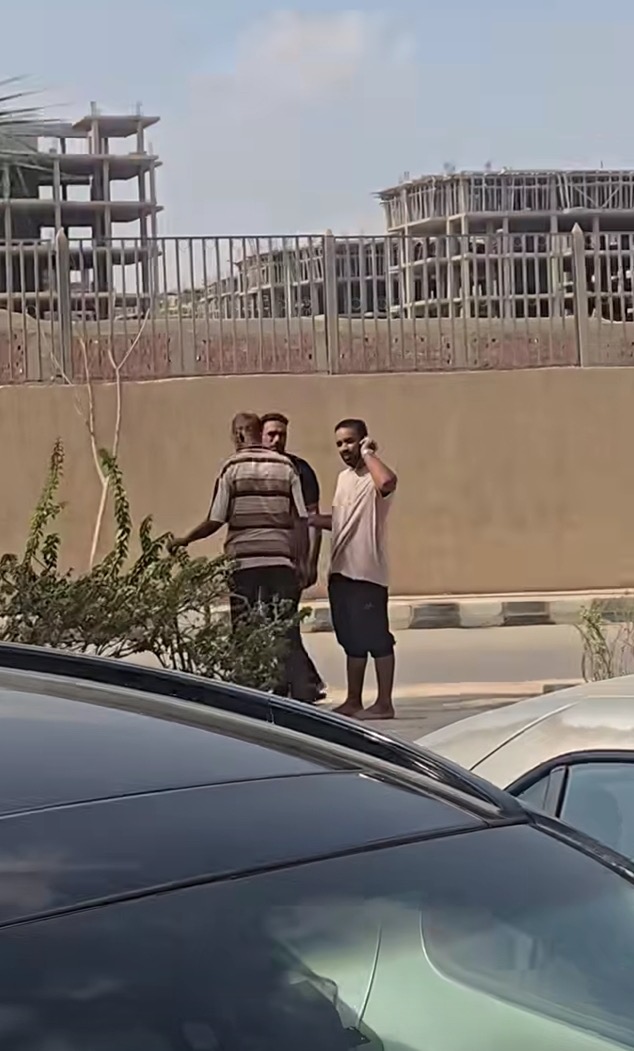 عابد عناني يحرر محضرًا بعد تهديده داخل كومبوند بأكتوبر بسبب انقطاع المياه 