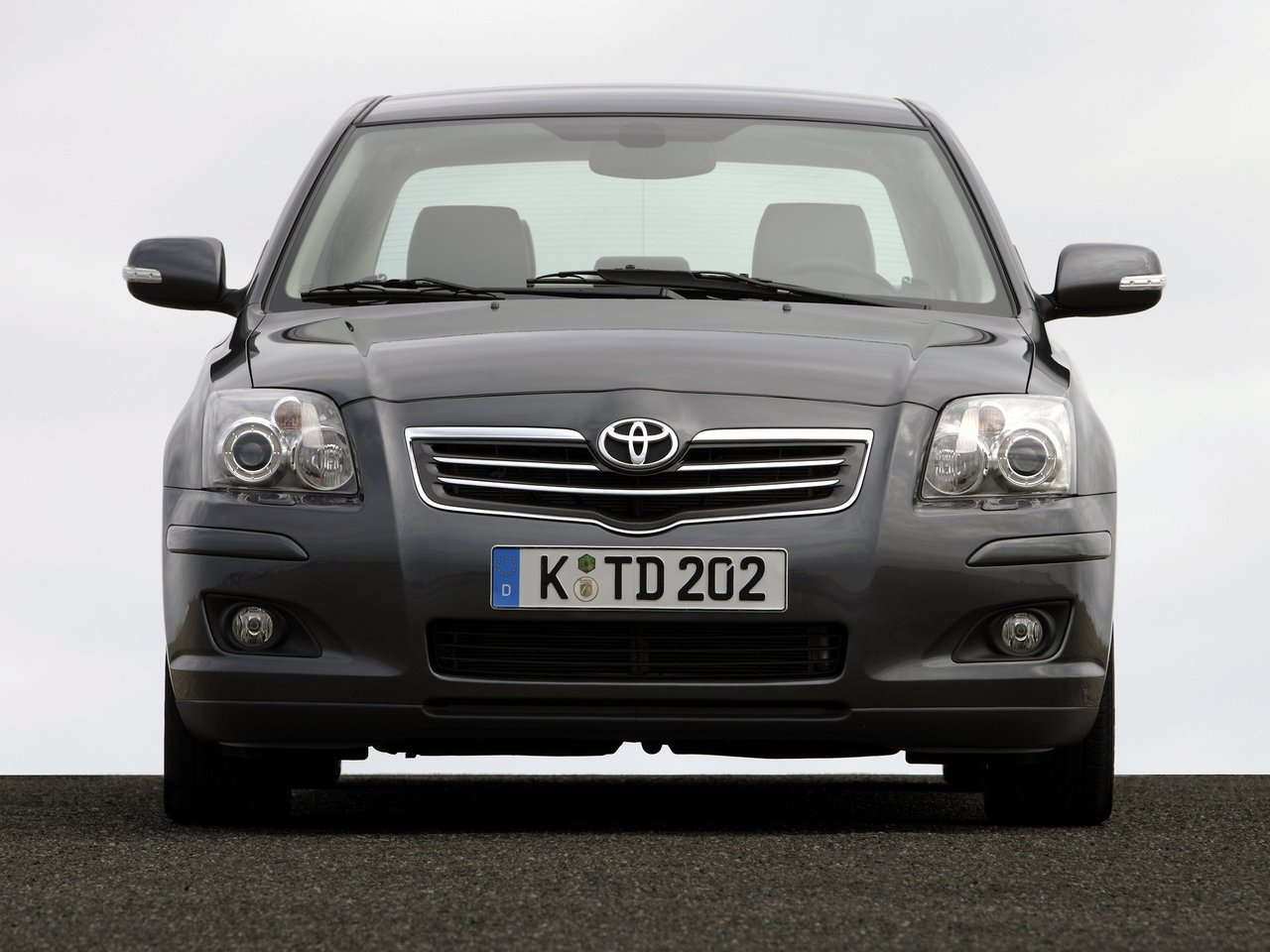 toyota_avensis_ii-re_638_010608.jpg