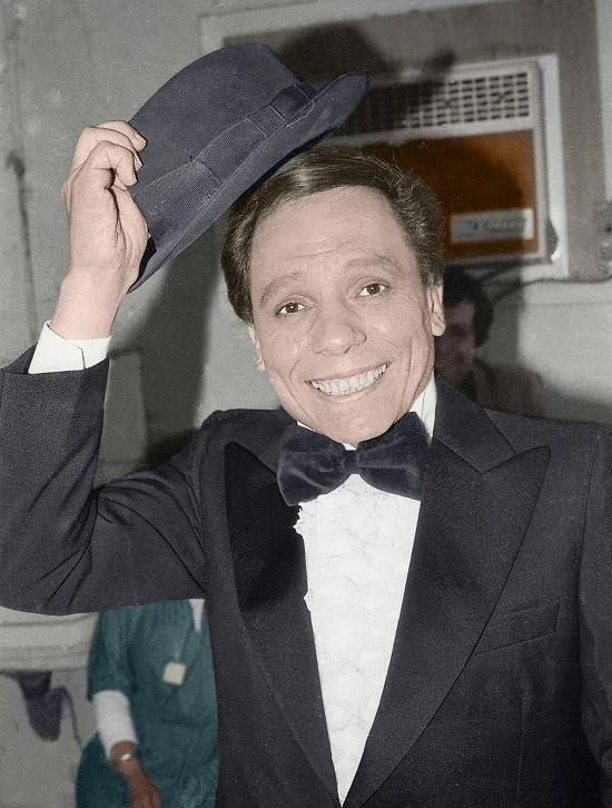 عادل إمام الزعيم ونجم كل السنوات والأجيال و الرقم الأصعب في تاريخ شباك التذاكر وعيد ميلاده 86