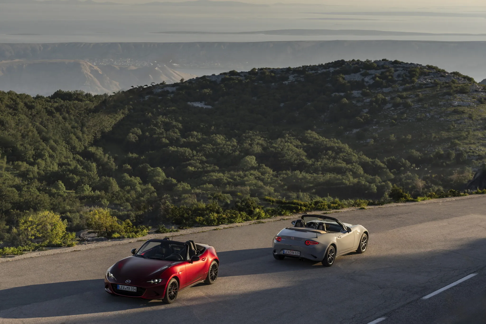 2027_mazda_mx-5_croa_638_024407.jpg
